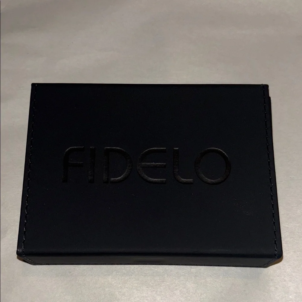 Fidelo Ultra Slim Hybrid Wallet for Men Black Leather Wallet card holder NWT